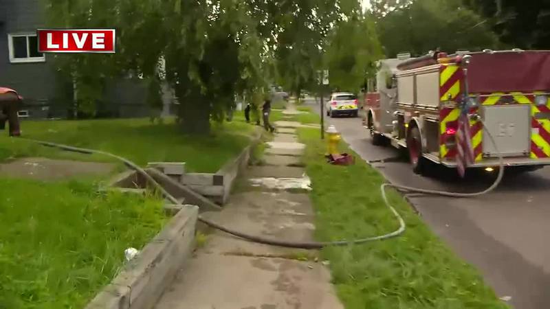 Akron fire destroys home